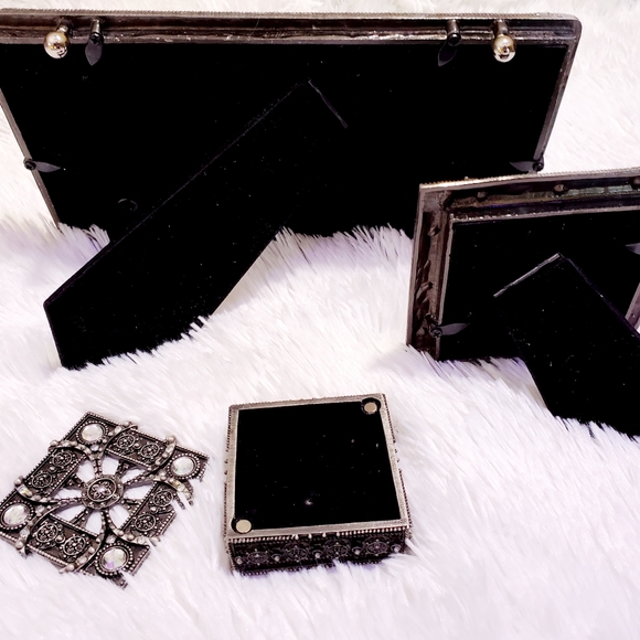 Yorkshire 3 piece vanity set with box - Picture 9 of 14